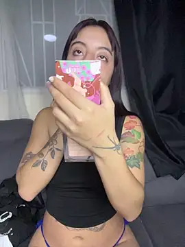 Snapshot of Mia_fiire chatting on 06/27/26, 03:00 Mia fiire online show from 06/27/26, 03:00