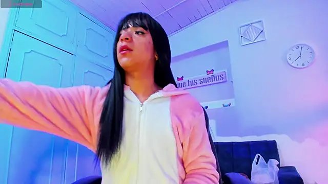 Hot Darliing online show from 01/13/26, 01:05