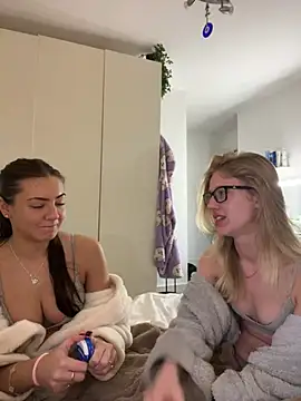 Snapshot of RosieLovexoxx chatting on 01/09/26, 06:10 RosieLovexoxx online show from 01/09/26, 06:10