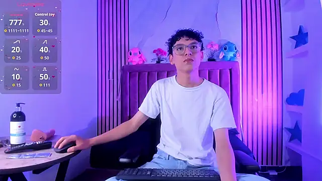 Snapshot of SthepanodiMonaco chatting on 12/04/25, 07:22 SthepanodiMonaco online show from 12/04/25, 07:22