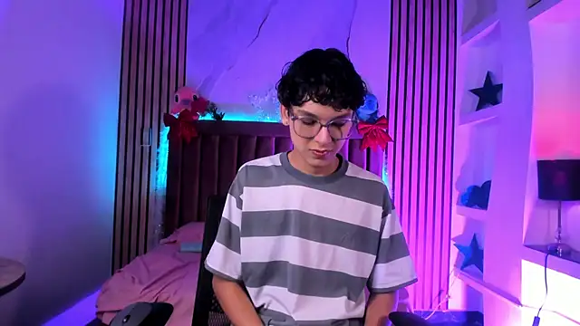 SthepanodiMonaco online show from 12/13/25, 07:53