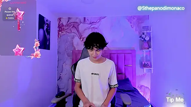 SthepanodiMonaco online show from 02/06/26, 08:56