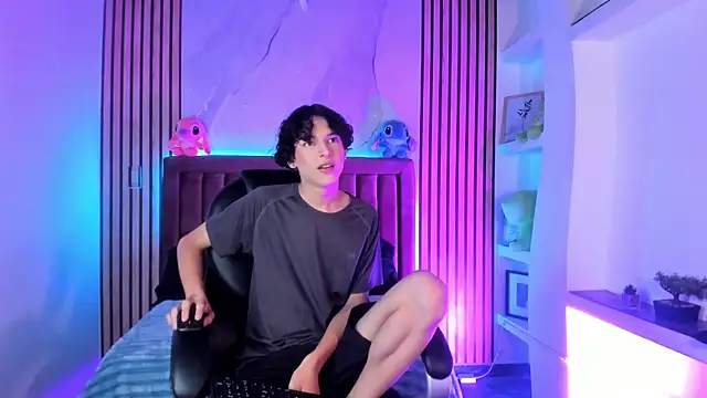 SthepanodiMonaco online show from 04/11/26, 03:22