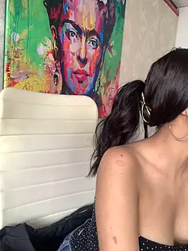 MiaScott Pink online show from 12/05/25, 01:09