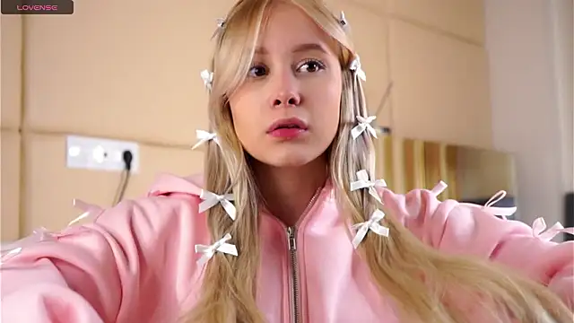 AunclreaVache online show from 02/27/26, 04:34