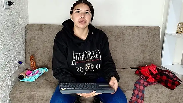 Nahomi rous777 online show from 02/23/26, 06:16