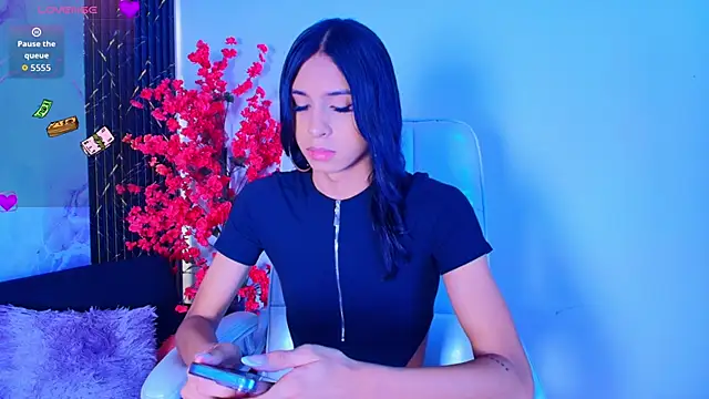 Snapshot of Caroline_foster1 chatting on 02/01/26, 02:26 Caroline foster1 online show from 02/01/26, 02:26