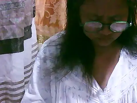 Snapshot of fireflower70 chatting on 02/01/26, 06:56 fireflower70 online show from 02/01/26, 06:56