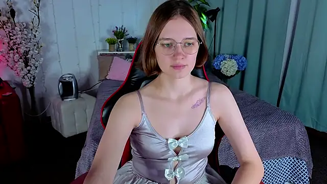 Snapshot of Mia_Mooore chatting on 01/17/26, 01:16 Mia Mooore online show from 01/17/26, 01:16