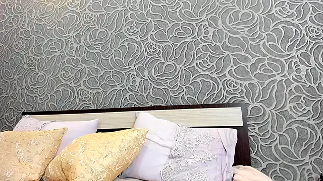 Sweet little gir online show from 12/23/25, 10:46