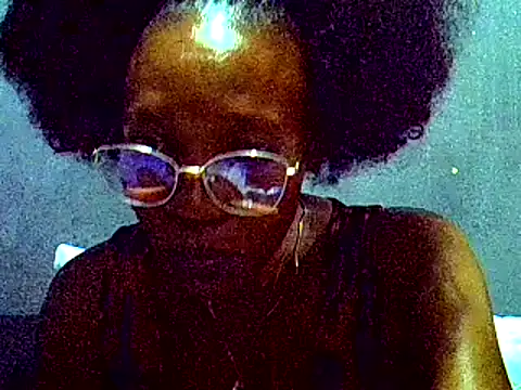 PreettyTee online show from 04/12/26, 02:16