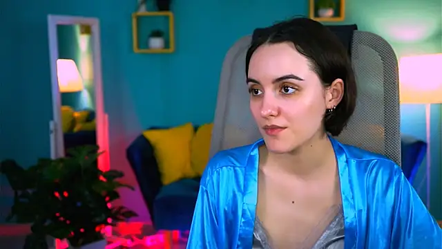 KateWillows online show from 02/15/26, 07:51