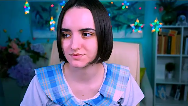 KateWillows online show from 04/12/26, 04:39