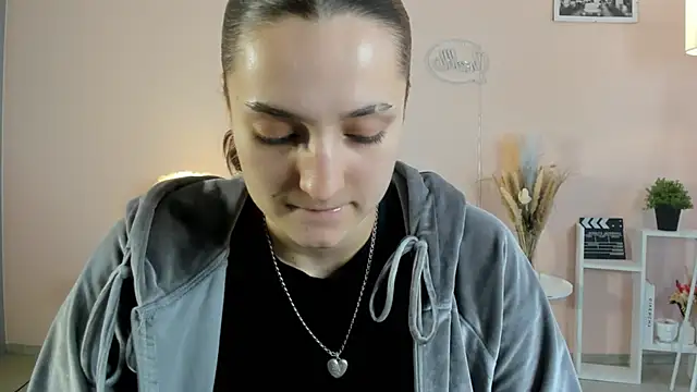 Snapshot of ShelieThetford chatting on 12/05/25, 10:13 ShelieThetford online show from 12/05/25, 10:13