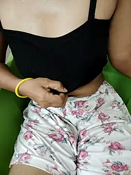 Snapshot of RESHMA01 chatting on 07/19/26, 08:45 RESHMA01 online show from 07/19/26, 08:45