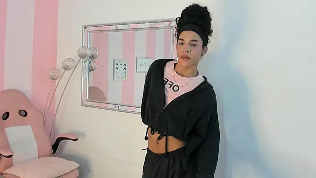 Snapshot of Amaia_Monroe chatting on 02/16/26, 09:27 Amaia Monroe online show from 02/16/26, 09:27