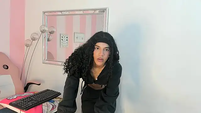 Snapshot of Amaia_Monroe chatting on 02/20/26, 03:47 Amaia Monroe online show from 02/20/26, 03:47