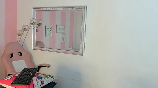 Snapshot of Amaia_Monroe chatting on 02/21/26, 04:02 Amaia Monroe online show from 02/21/26, 04:02