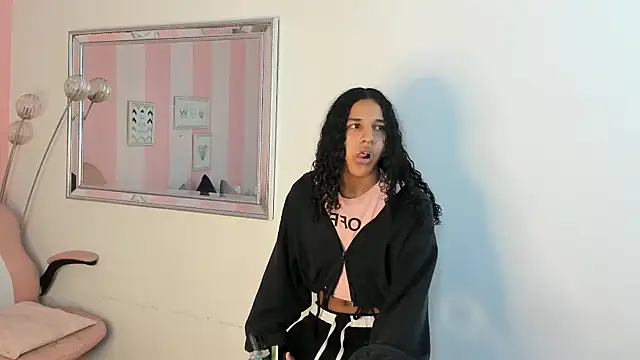 Snapshot of Amaia_Monroe chatting on 02/24/26, 03:48 Amaia Monroe online show from 02/24/26, 03:48