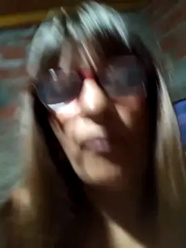 Snapshot of SsarayySan chatting on 11/29/25, 04:15 SsarayySan online show from 11/29/25, 04:15