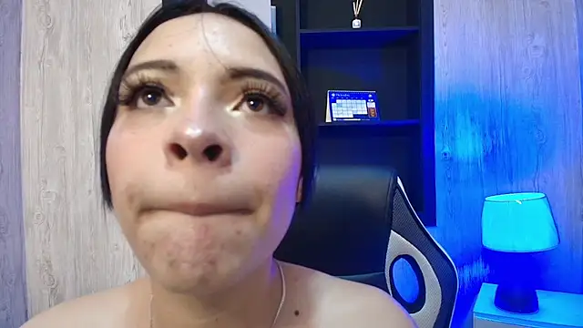 CRISTAL VIOLETA online show from 01/14/26, 02:50