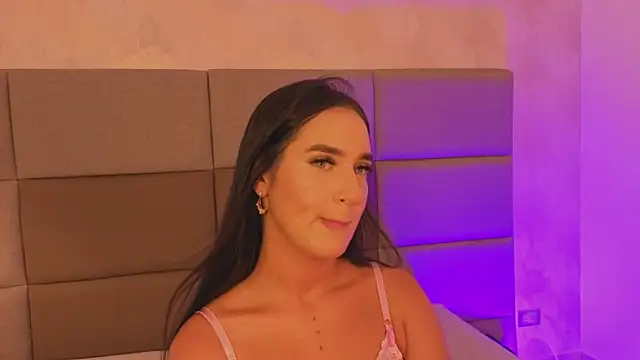 Emily luve online show from 05/04/26, 07:54