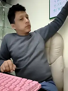 Snapshot of KairoStormX chatting on 12/15/25, 09:30 KairoStormX online show from 12/15/25, 09:30