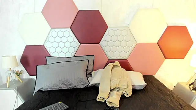 AriaRous online show from 02/14/26, 07:10