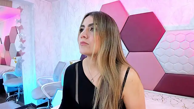 AriaRous online show from 07/02/26, 03:29