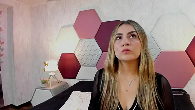 AriaRous online show from 07/12/26, 02:30