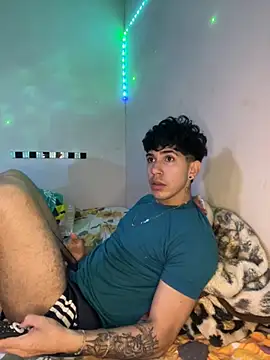 wil hot online show from 12/01/25, 03:28