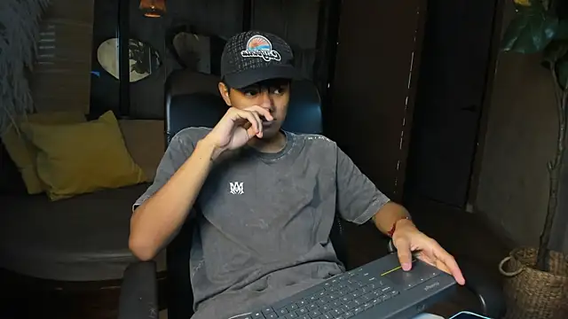 isaac grimm online show from 02/25/26, 03:27