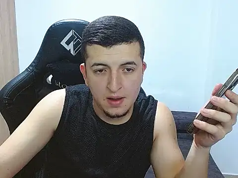 Liam jones10 online show from 11/30/25, 04:38