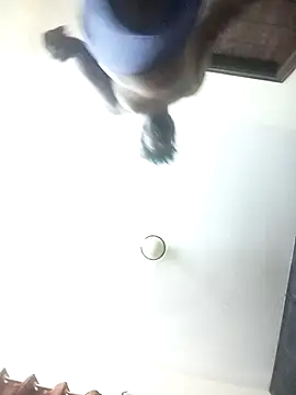 Snapshot of IncompleteOverflow88 chatting on 02/13/26, 04:52 IncompleteOverflow88 online show from 02/13/26, 04:52