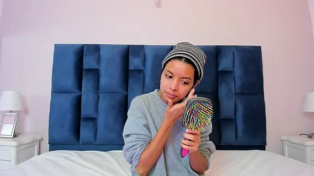 Snapshot of GrishaMochka chatting on 12/05/25, 12:36 GrishaMochka online show from 12/05/25, 12:36