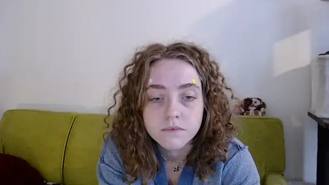 DeliaBlew online show from 12/17/25, 06:03