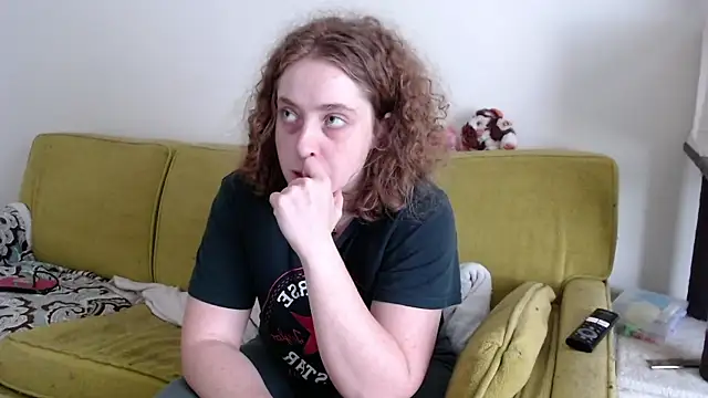 DeliaBlew online show from 05/19/26, 04:57