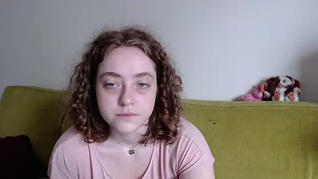 DeliaBlew online show from 06/06/26, 12:32