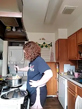 DeliaBlew online show from 06/14/26, 06:32
