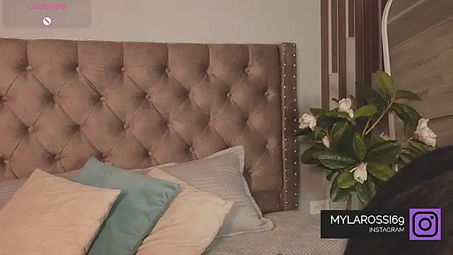 Snapshot of Mylarossi chatting on 06/19/26, 04:55 Mylarossi online show from 06/19/26, 04:55