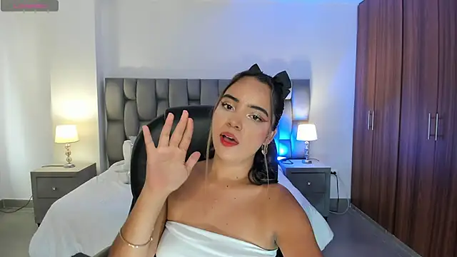 alana martiins online show from 04/15/26, 07:21