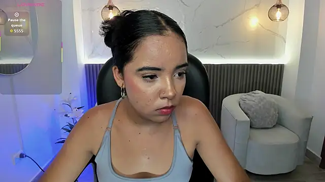 alana martiins online show from 07/08/26, 07:07