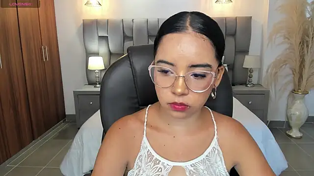 alana martiins online show from 07/09/26, 06:56