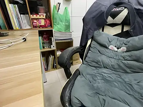 hiiiizzzz online show from 02/27/26, 04:07