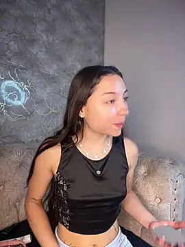 Mia Luxor online show from 07/17/26, 11:39