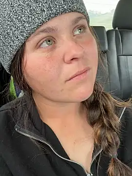 WattledFourth online show from 12/15/25, 08:24