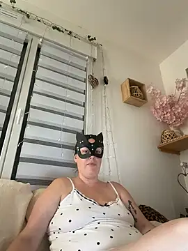bellavelours online show from 07/29/26, 07:50