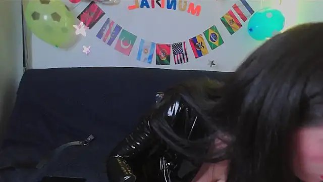 Erzsi-Moon online show from 06/17/26, 03:13
