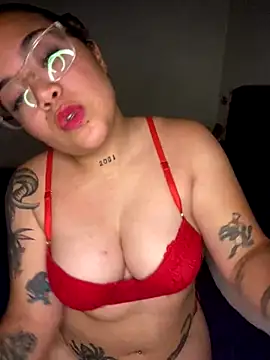 Lindalatina2001 online show from 12/14/25, 11:31