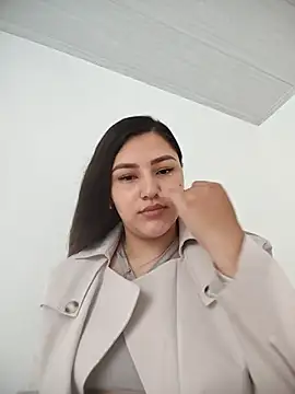 Julia-Blair online show from 05/01/26, 04:44